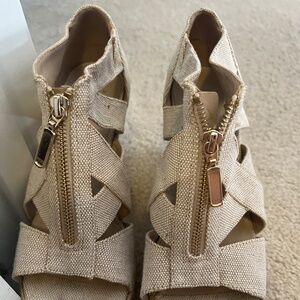 A New Day women’s gold flecked beige canvas wedge espadrilles 8